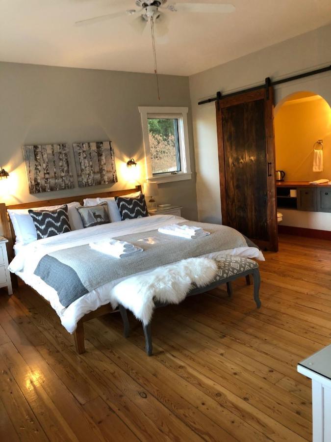 Sunshine Villa B&B Madeira Park Екстериор снимка